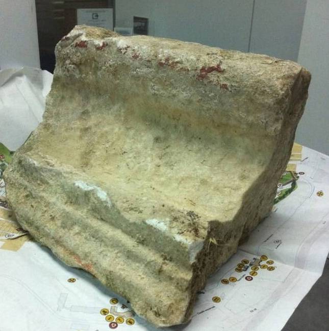 Turisti americani rubano un capitello dagli scavi di Pompei