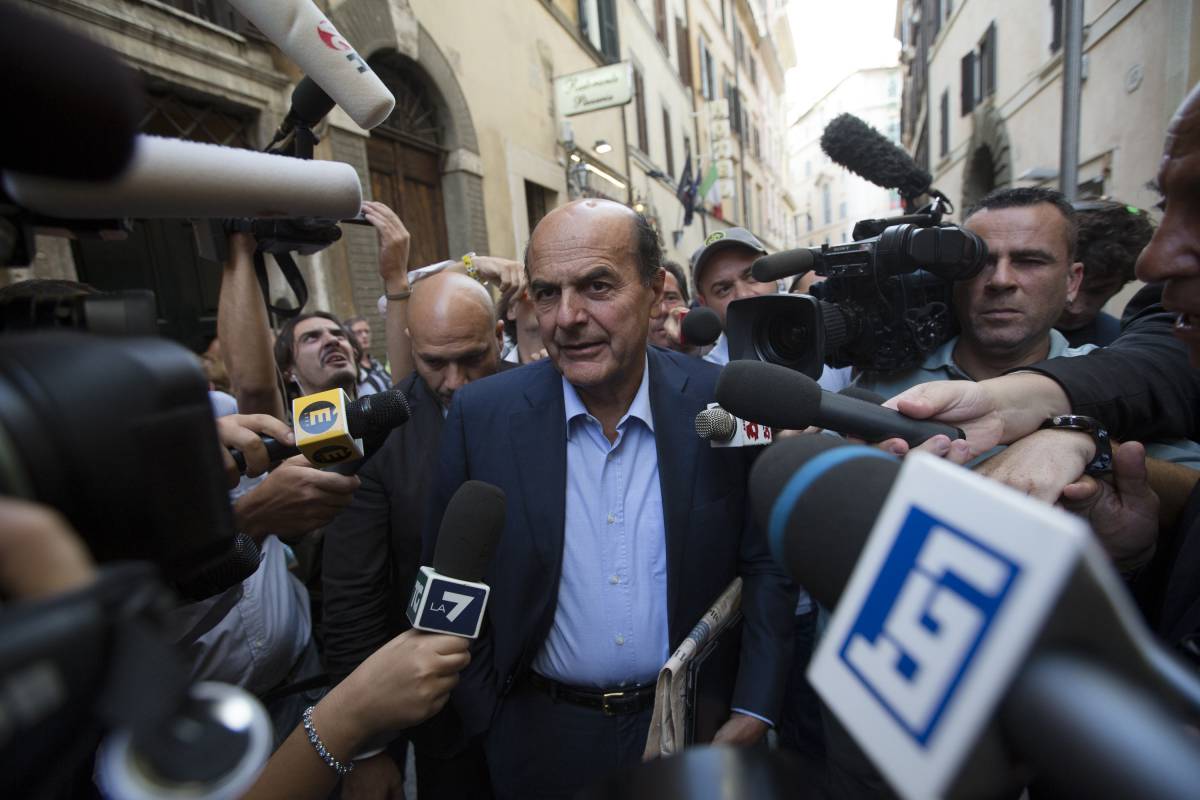 Bersani usa Mediaset per attaccare Renzi su Italicum e welfare