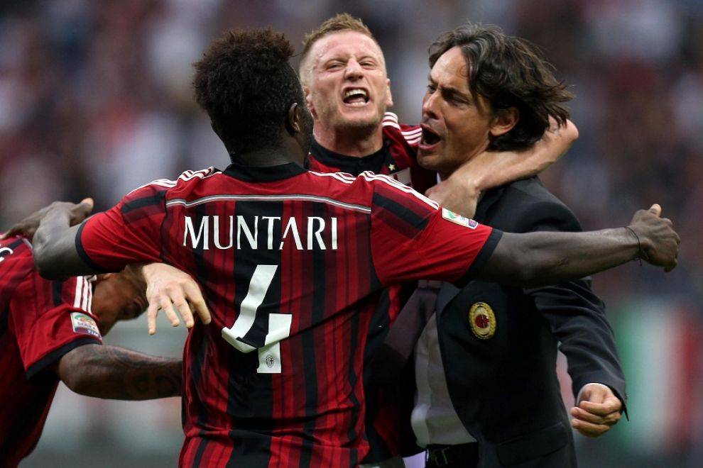 Inzaghi festeggia con Muntari e Abate una rete rossonera