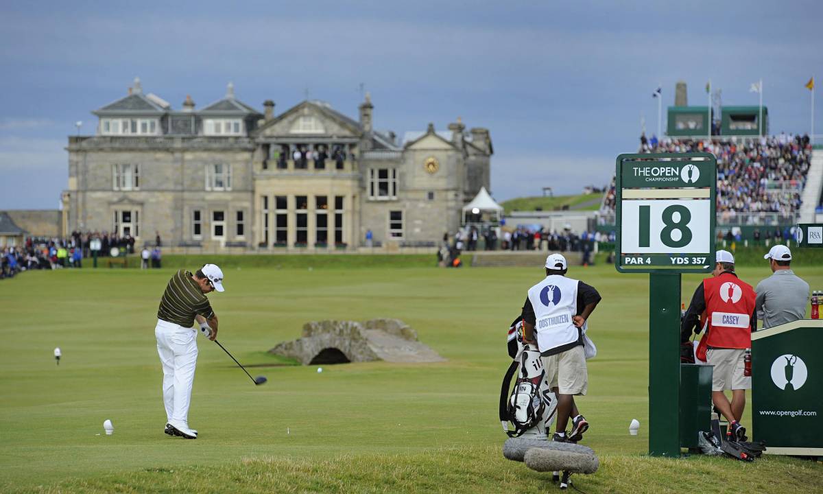 Scozia, dopo 260 anni il golf club di St Andrews ammette la prima donna