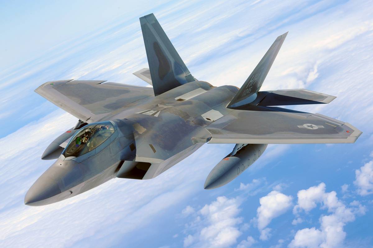 Esordio dell'F-22 Raptor, il caccia più moderno della storia
