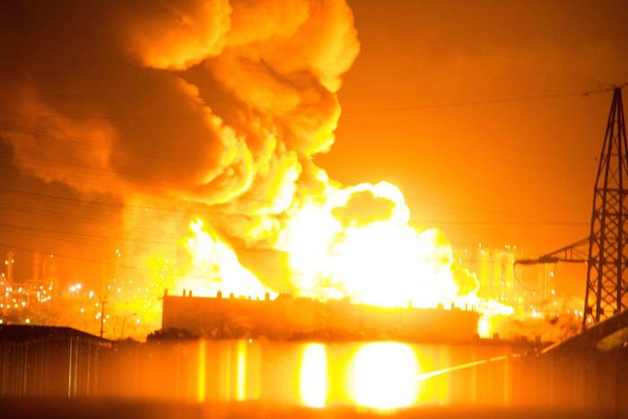 Milazzo, fiamme alla raffineria: pericolo impatto ambientale