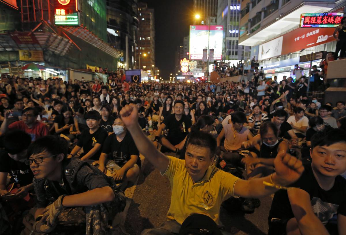 Dilaga la protesta a Hong Kong. Pechino agli stranieri: "Non interferite"