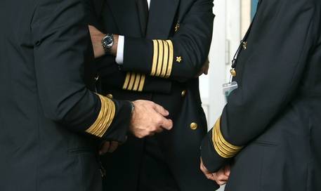 Piloti cassintegrati ma con busta paga d'oro all'estero: 36 denunciati