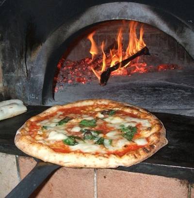 Pizza napoletana, il geologo: il segreto è nel tufo