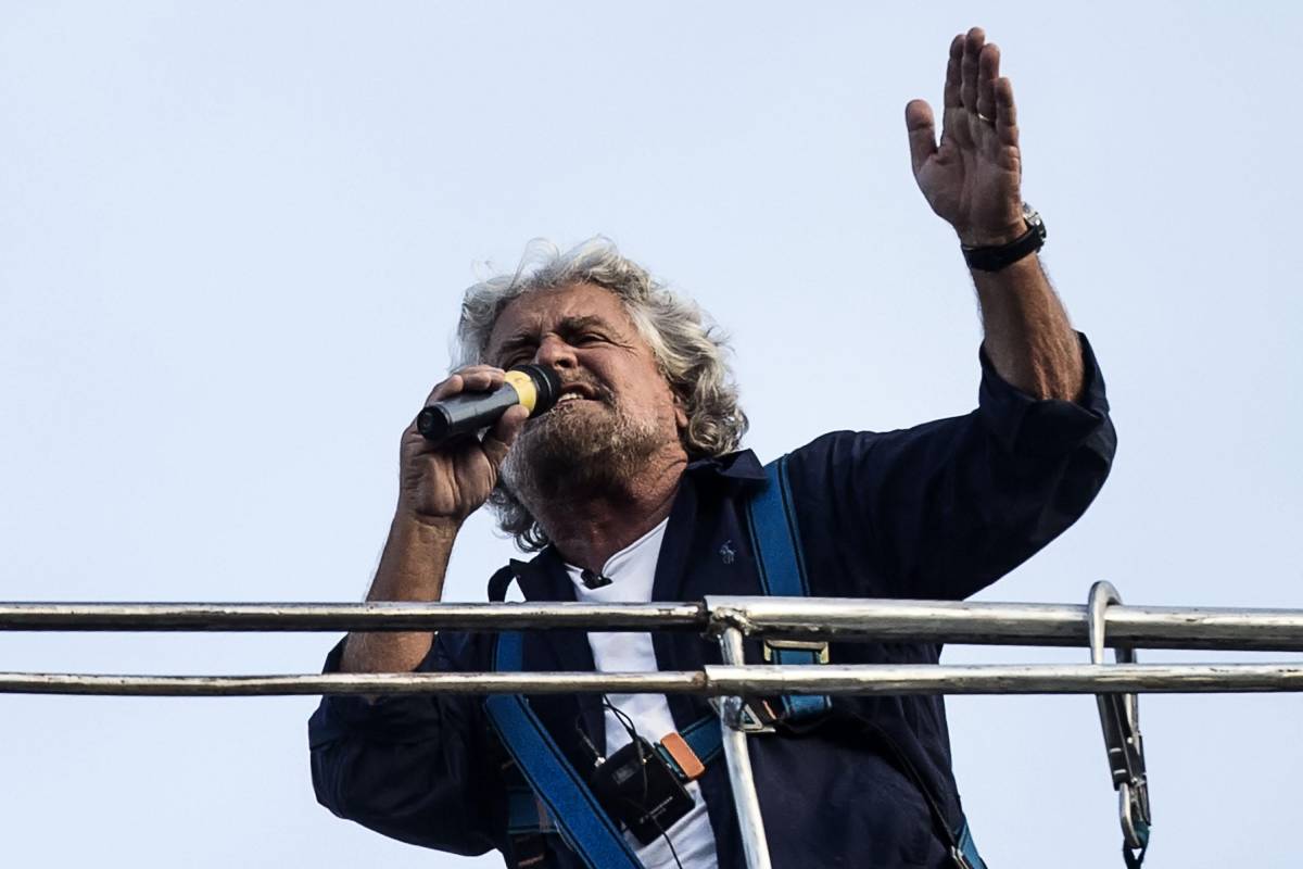 Grillini contro Grillo: palco occupato per protesta