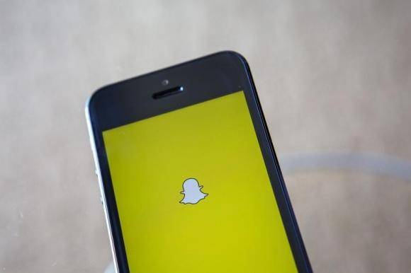 Furto di foto da Snapchat: 13 GB di foto in rete. È allarme pedopornografia