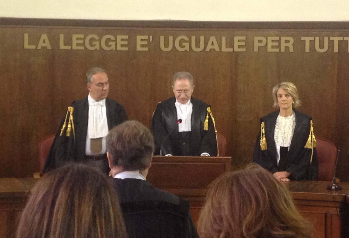 Ruby, si dimette il giudice che ha assolto Berlusconi: voleva la condanna del Cav