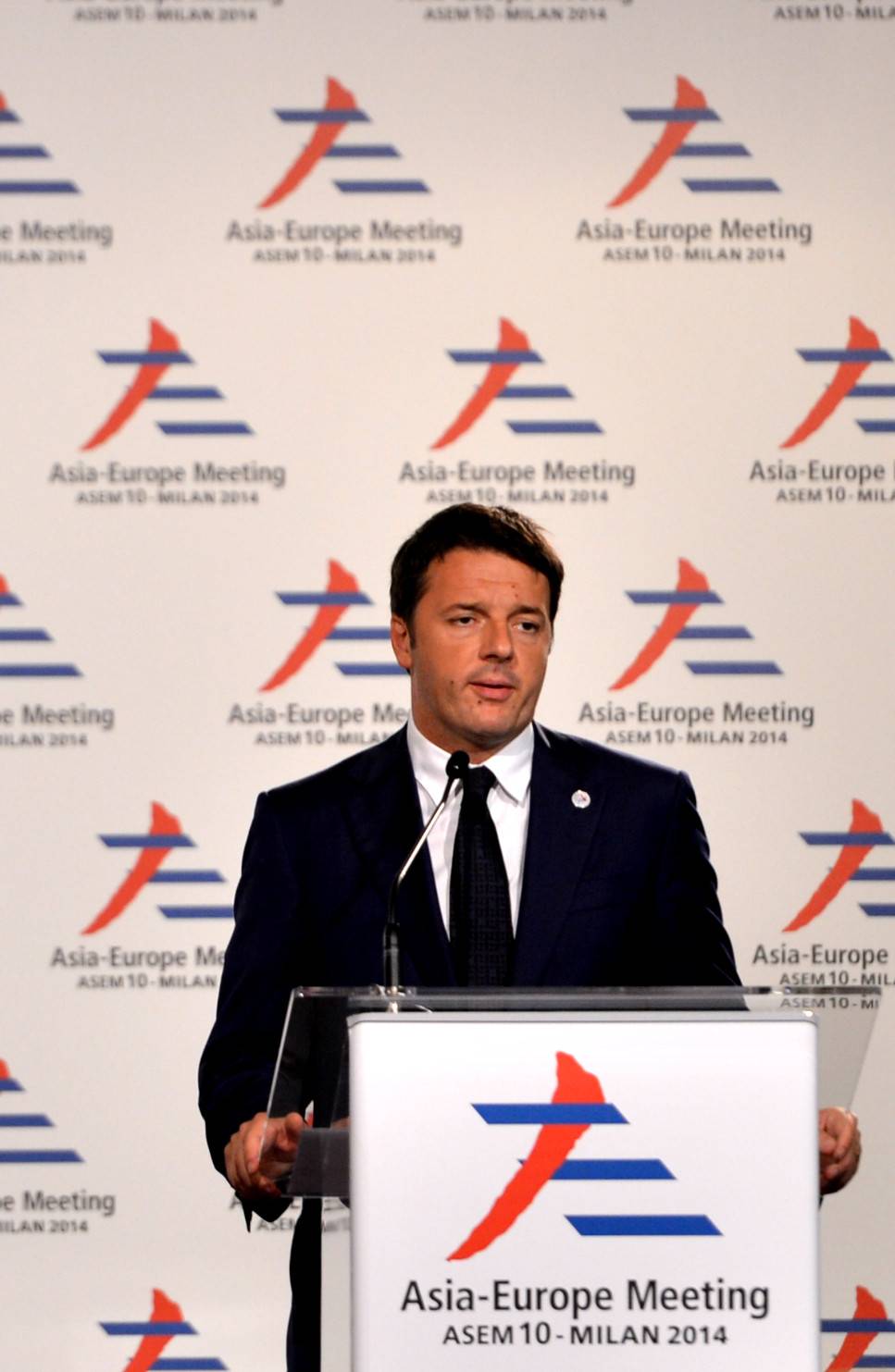 Matteo Renzi in conferenza stampa dopo la chiusura del vertice Asem