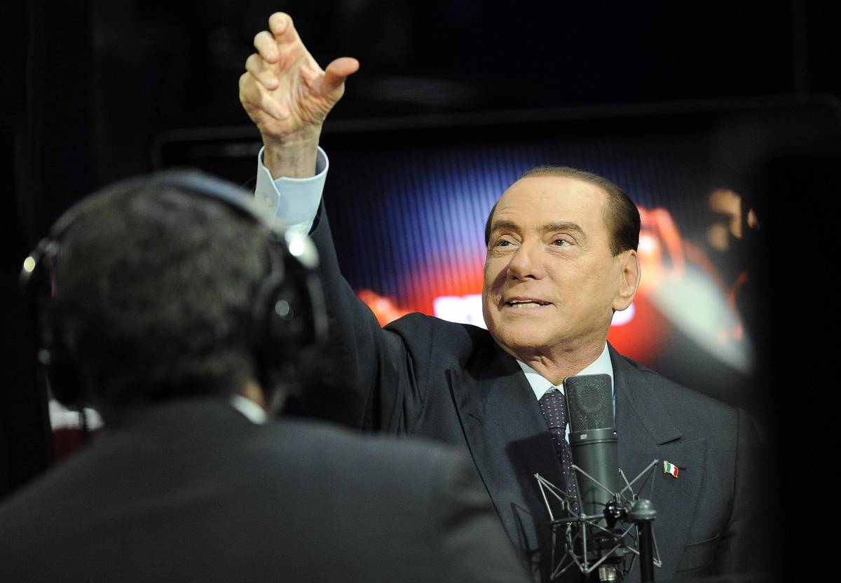 Berlusconi: "Renzi ha applicato una patrimoniale nascosta"