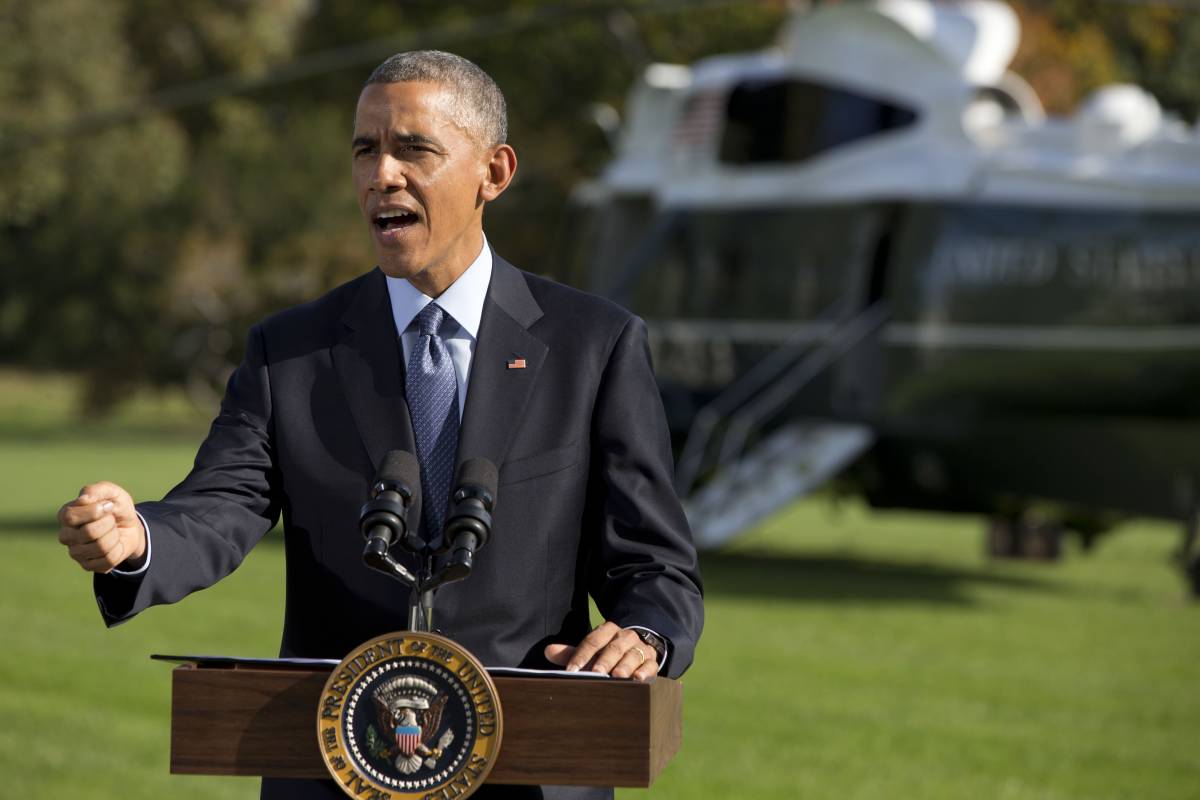 Barack Obama parla alla stampa davanti al Marine One