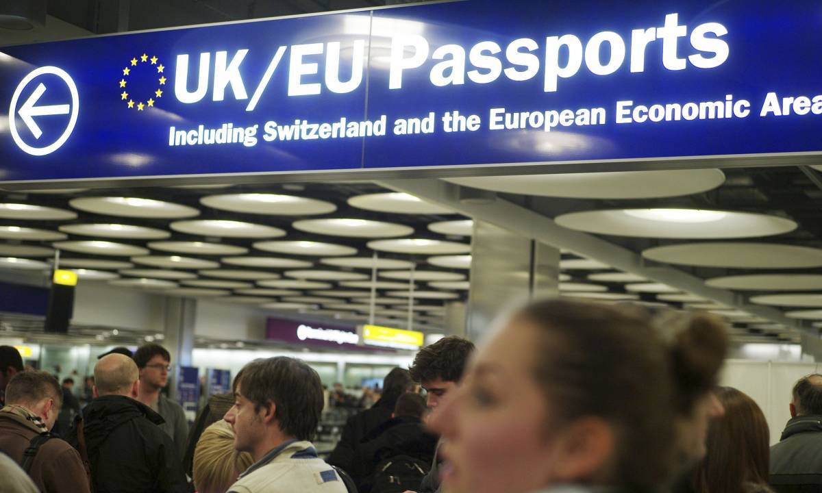 Passaporti Ue in vendita E i terroristi ringraziano