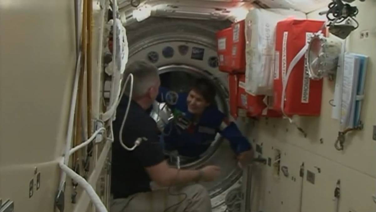 Samantha Cristoforetti entra nella Stazione Spaziale Internazionale