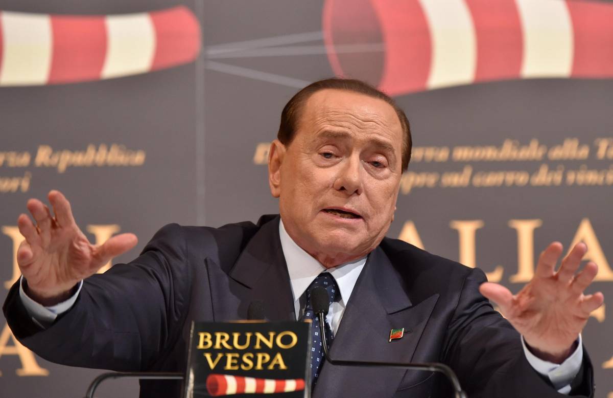 Berlusconi: "Salvini? È bravo a fare i gol ma non è il capitano"