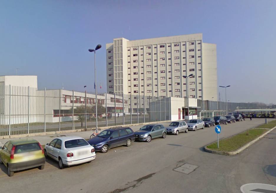 Padova, confessione della guardia: telefonini, droga e soldi nel carcere