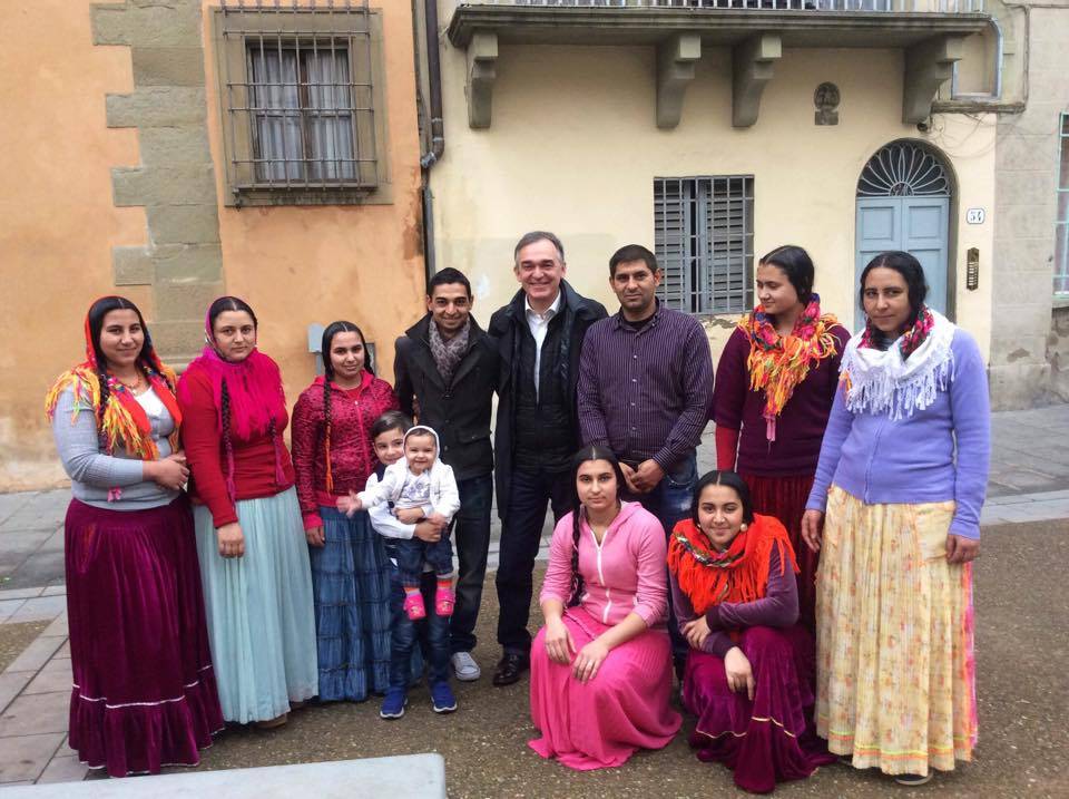 Il governatore Rossi fa lo spot ai rom: "Ecco i miei vicini di casa"