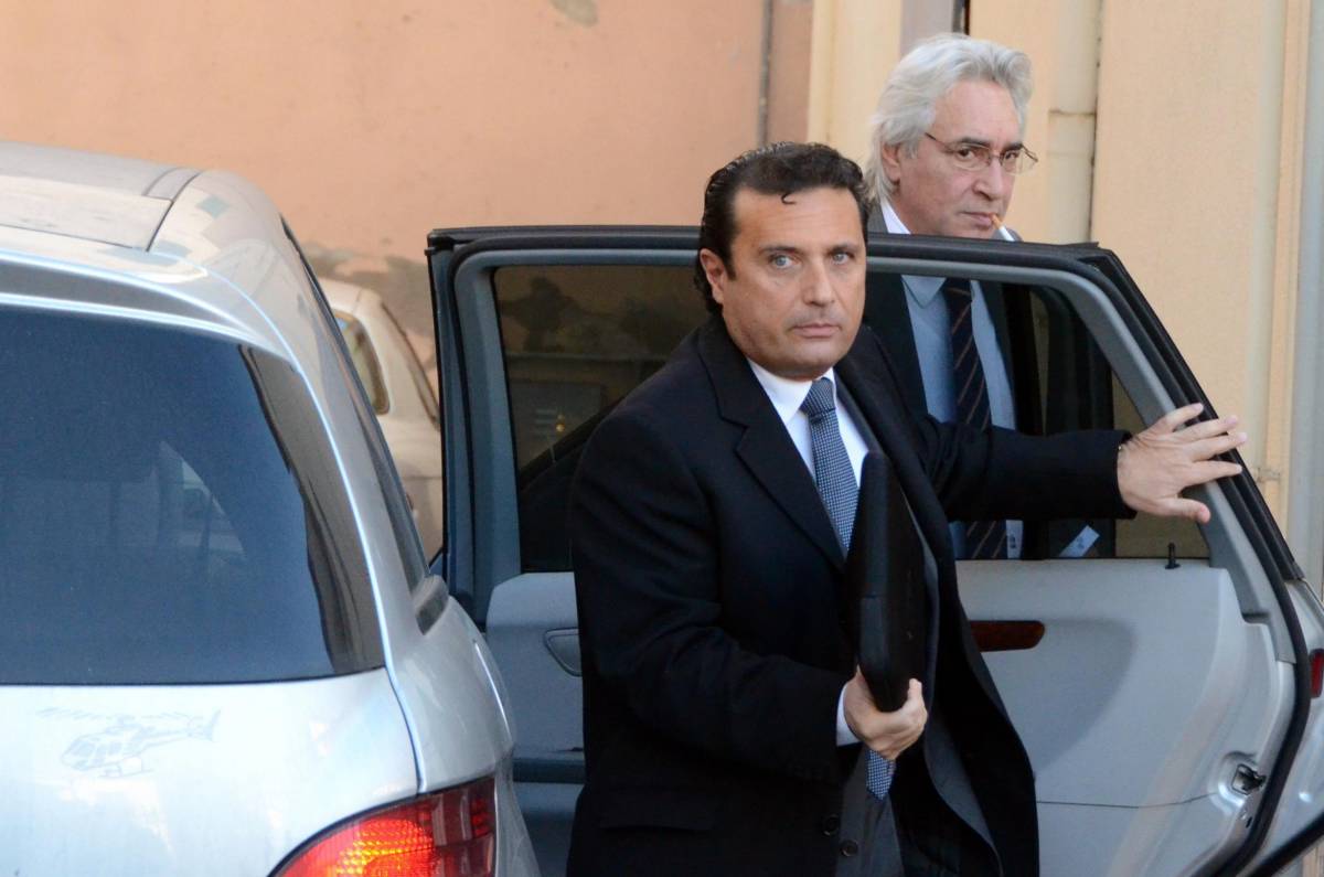 La procura di Grosseto chiede l'arresto per Francesco Schettino