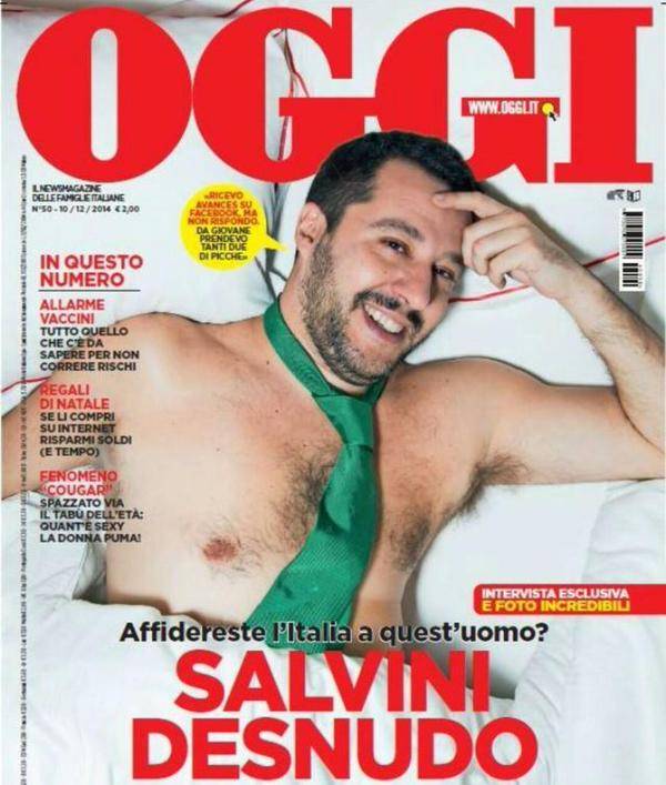 Salvini si toglie la felpa: sotto le lenzuola lancia la sfida per le primarie