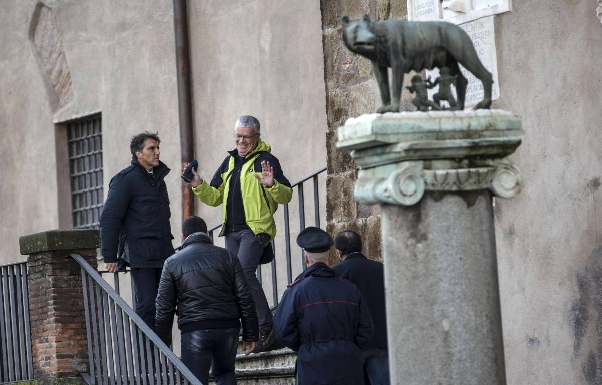 Perquisizioni dei Carabinieri in Campidoglio nell'ambito di un'inchiesta su un'organizzazione di stampo mafioso