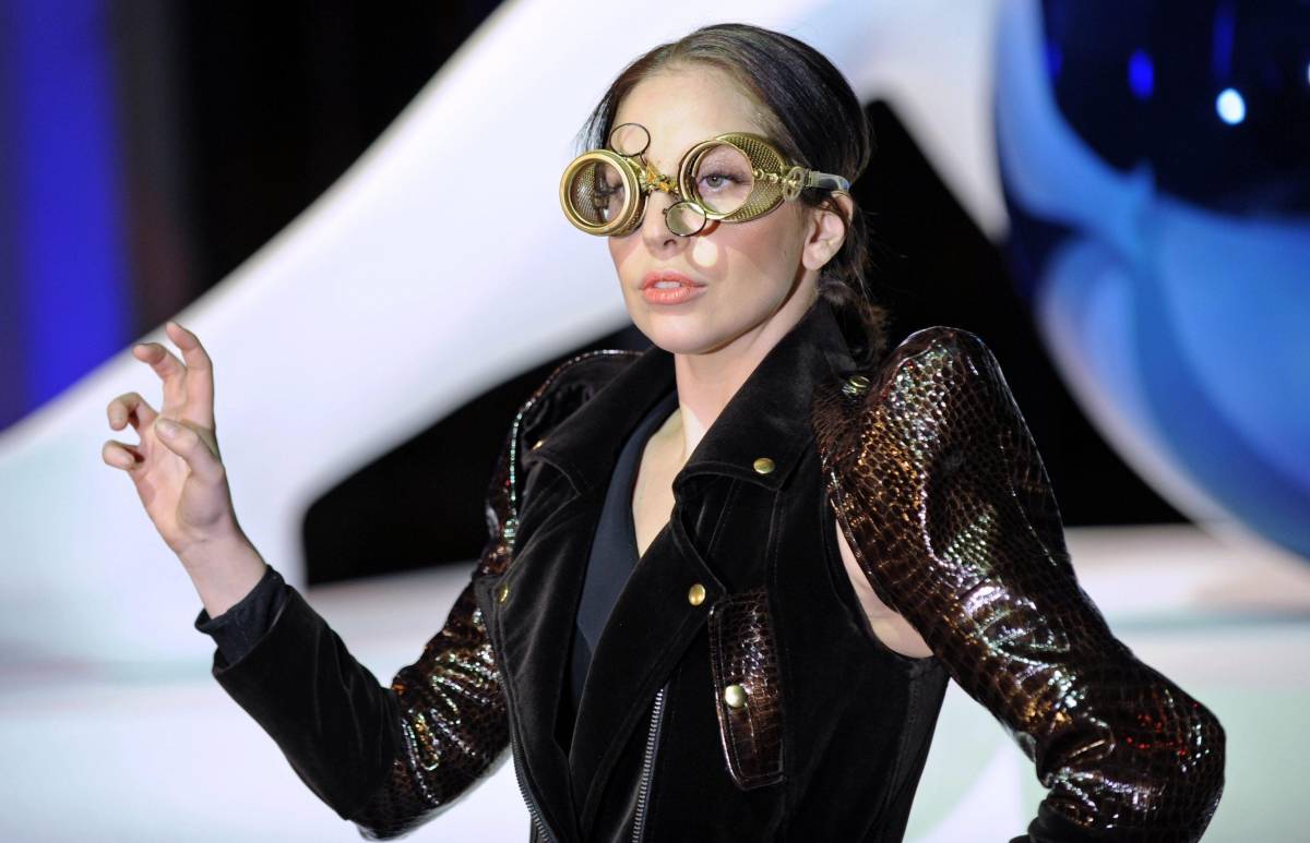 Lady Gaga durante un concerto del tour artRave a Brooklyn