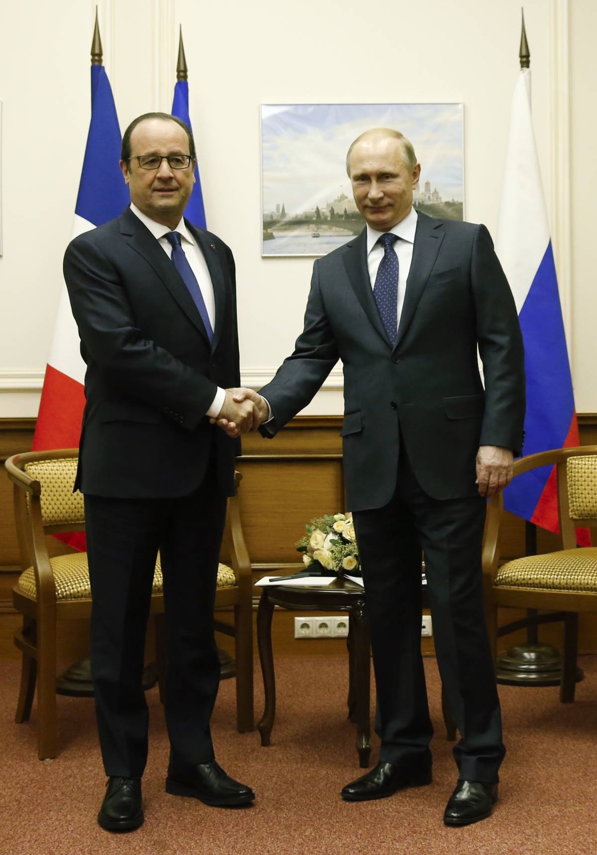 Hollande fa un salto da Putin: per il gas dimentica gli alleati