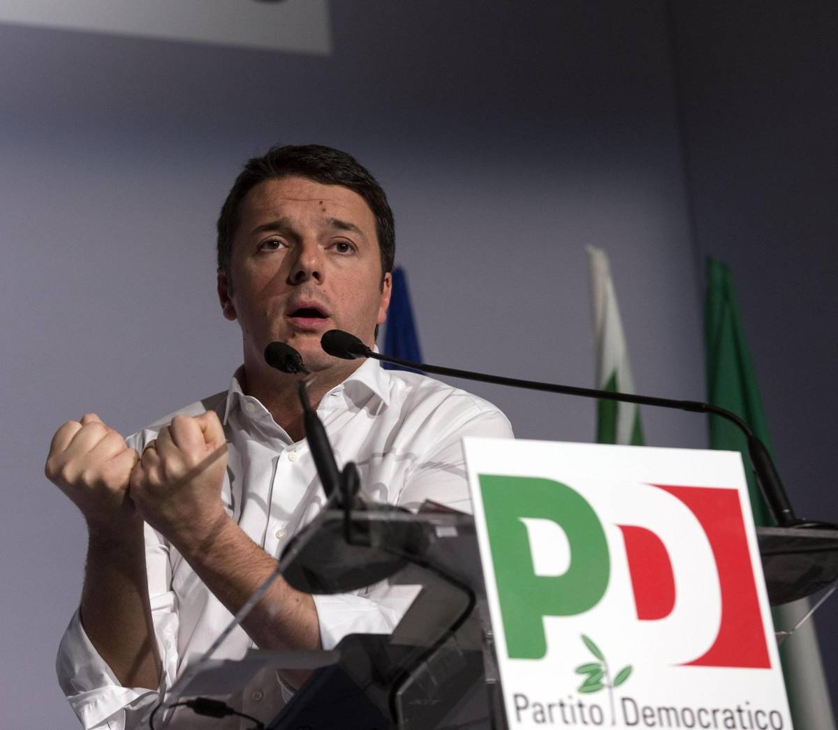 E Renzi si sfiducia da solo: "Così non duriamo un anno"