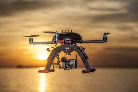 A Natale vanno di moda i droni: ma attenzione a usarli come si deve