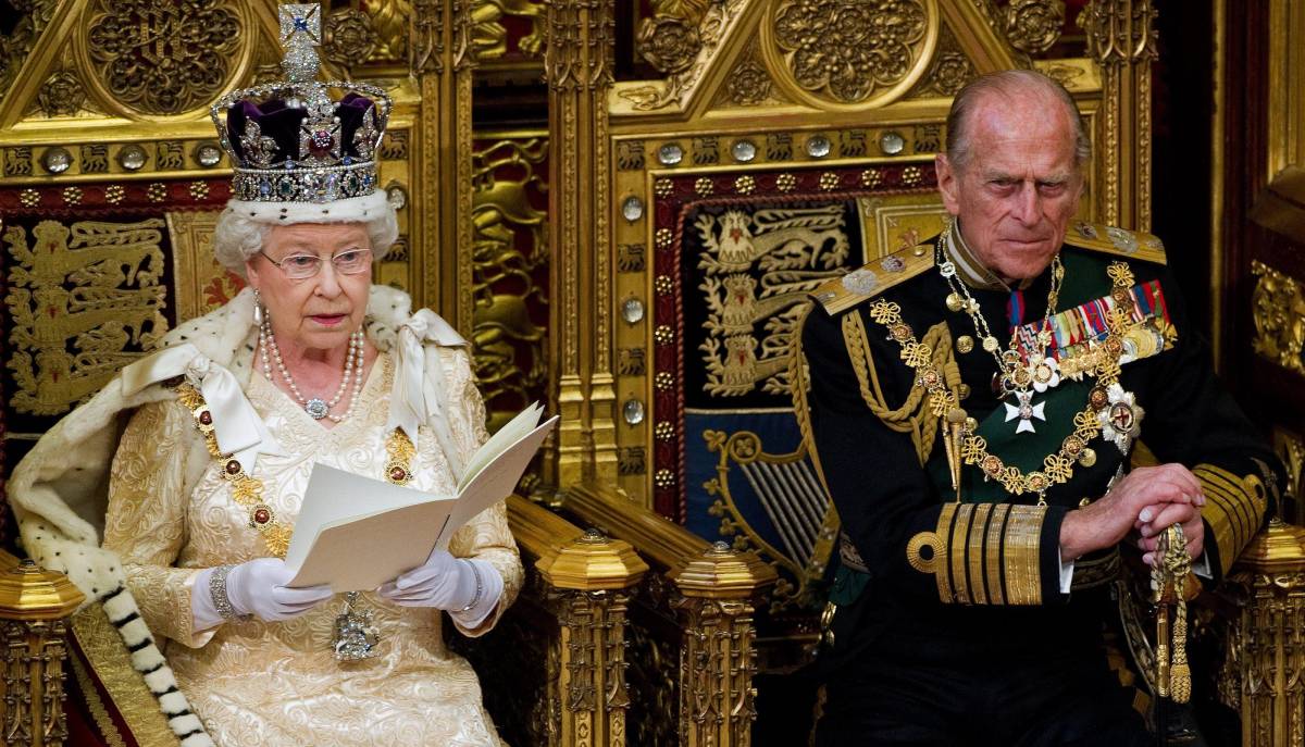 La Regina Elisabetta II abdicherà la notte di Natale?