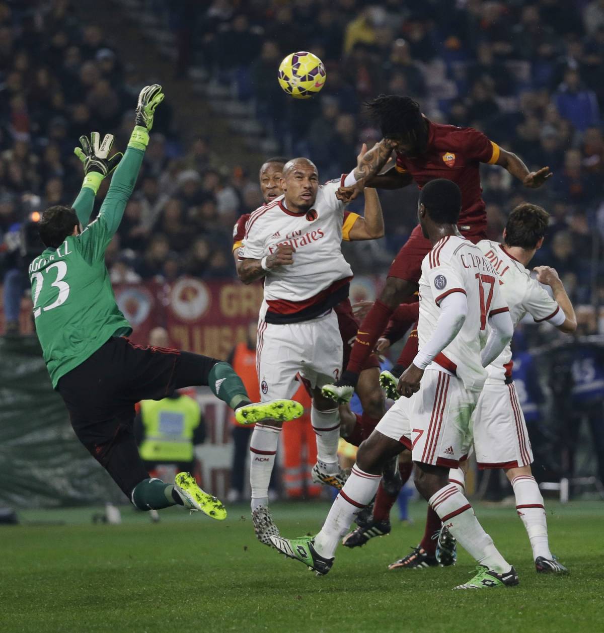 Il Milan ferma la Roma: giallorossi a -3 dalla Juve