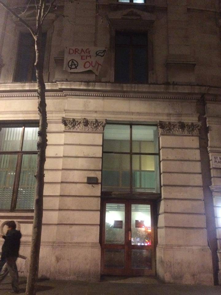 Londra, movimento pro-casa contro le banche: occupata l’ex sede della RBS