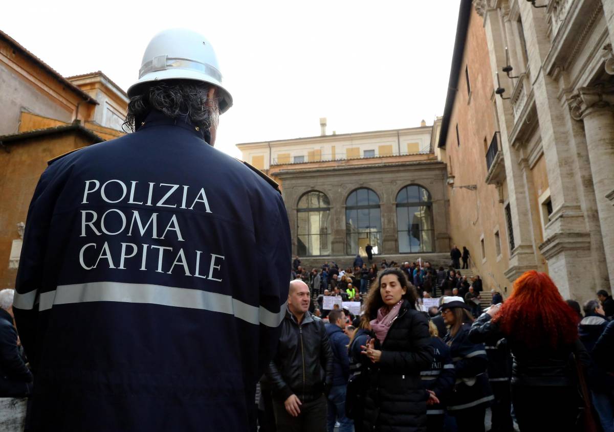 I vigili di Roma ci riprovano: "Zero straordinari per il derby"