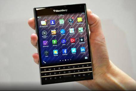 Samsung in campagna acquisti: BlackBerry nel mirino