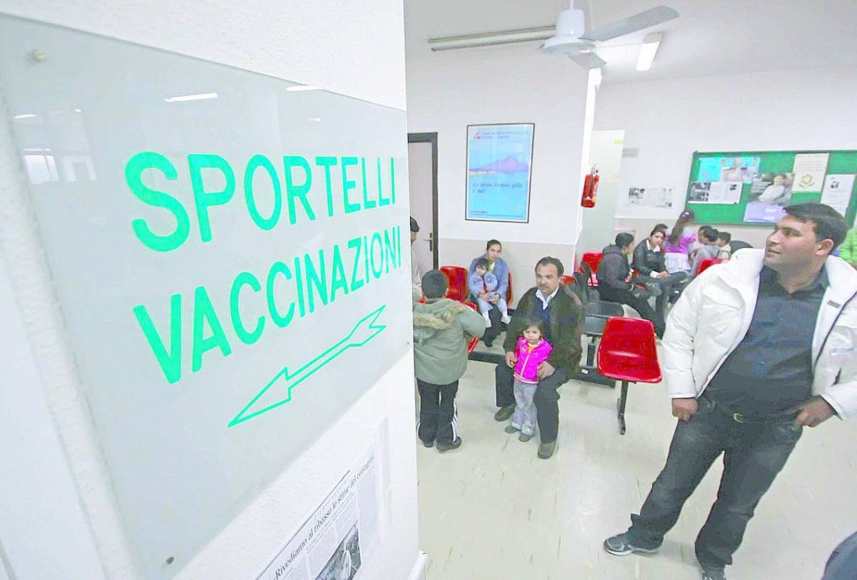 Influenza, ospedali in crisi: «Riprendete a vaccinarvi»