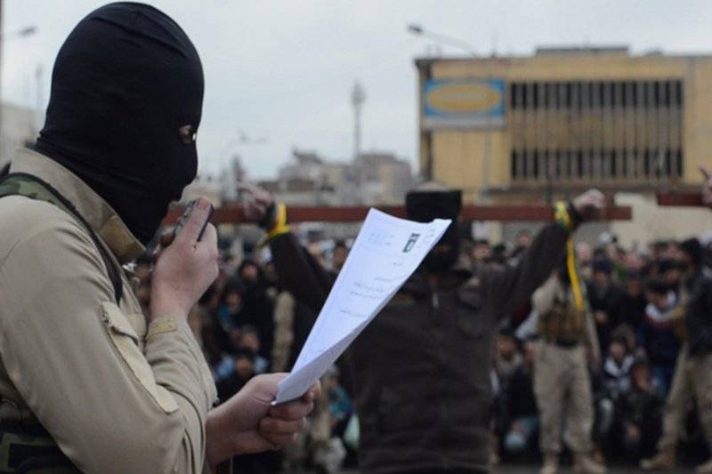 Isis uccide 13 ragazzi per una partita di calcio: "È un gioco occidentale"