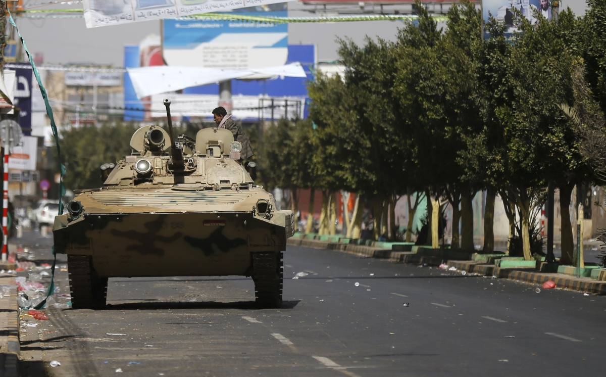 Yemen, i miliziani sciiti sono entrati nel palazzo presidenziale di Sana'a