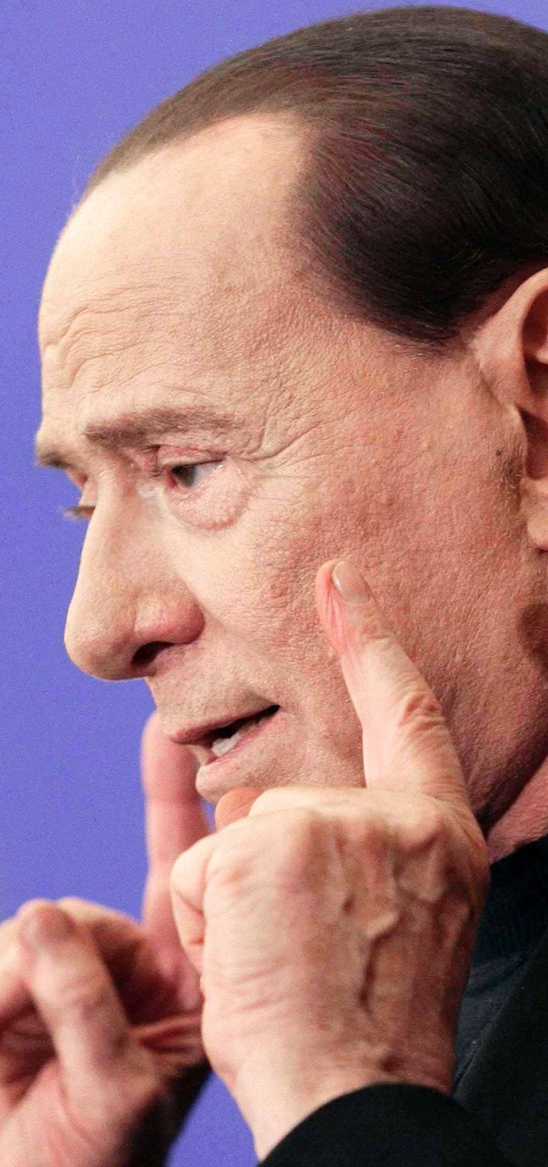 Berlusconi: "Basta voci sul Milan. Non vendo e lo voglio vincente"