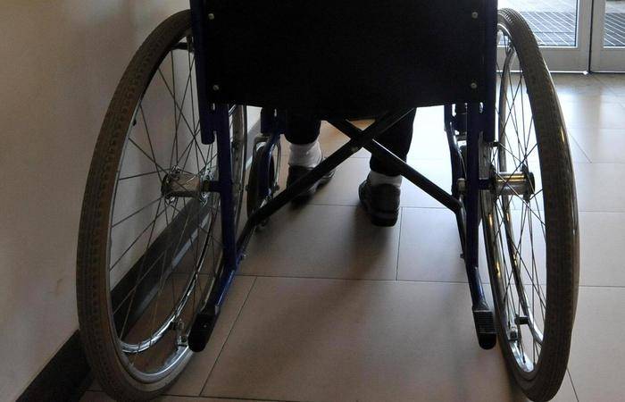 Nomade invalido in manette: rubava carrozzine in ospedale