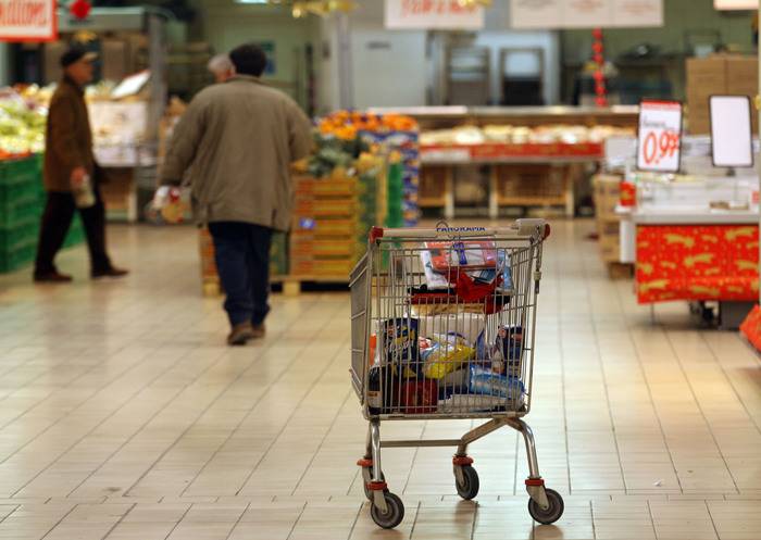 Allarme rosso sui consumi Italia in deflazione