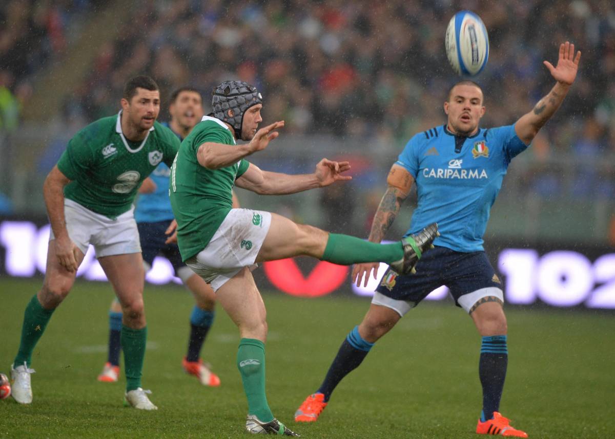 Rugby, l'Italia dura solo un'ora: a Roma l'Irlanda passeggia