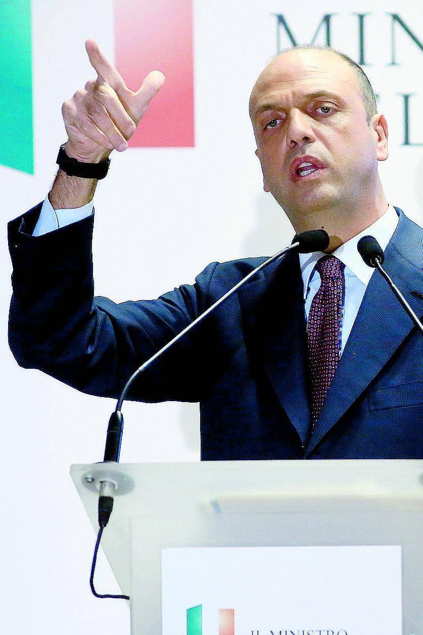 Alfano in allerta ma rassicura: «Nessuna nuova emergenza»