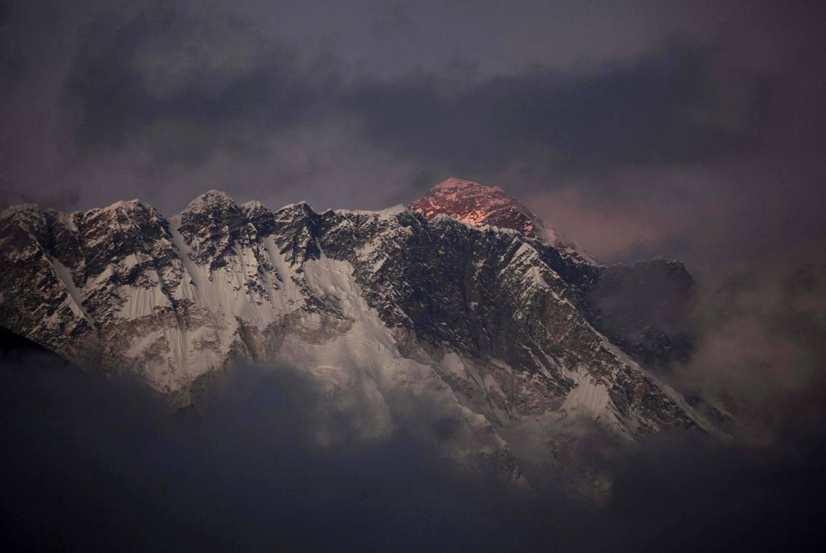 Il monte Everest visto dal Nepal