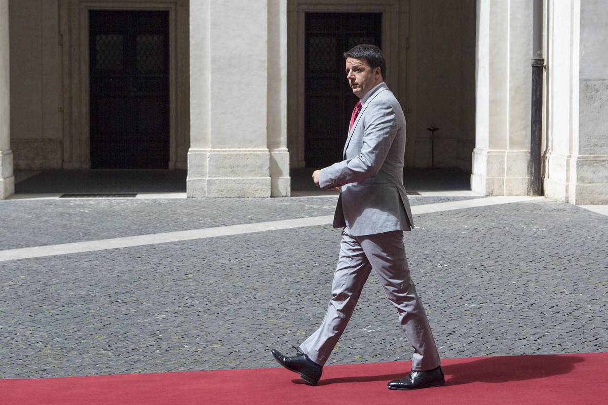Calcinacci in testa a Renzi
