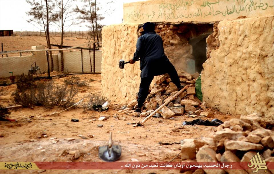 Libia, Isis distrugge il santuario sufi