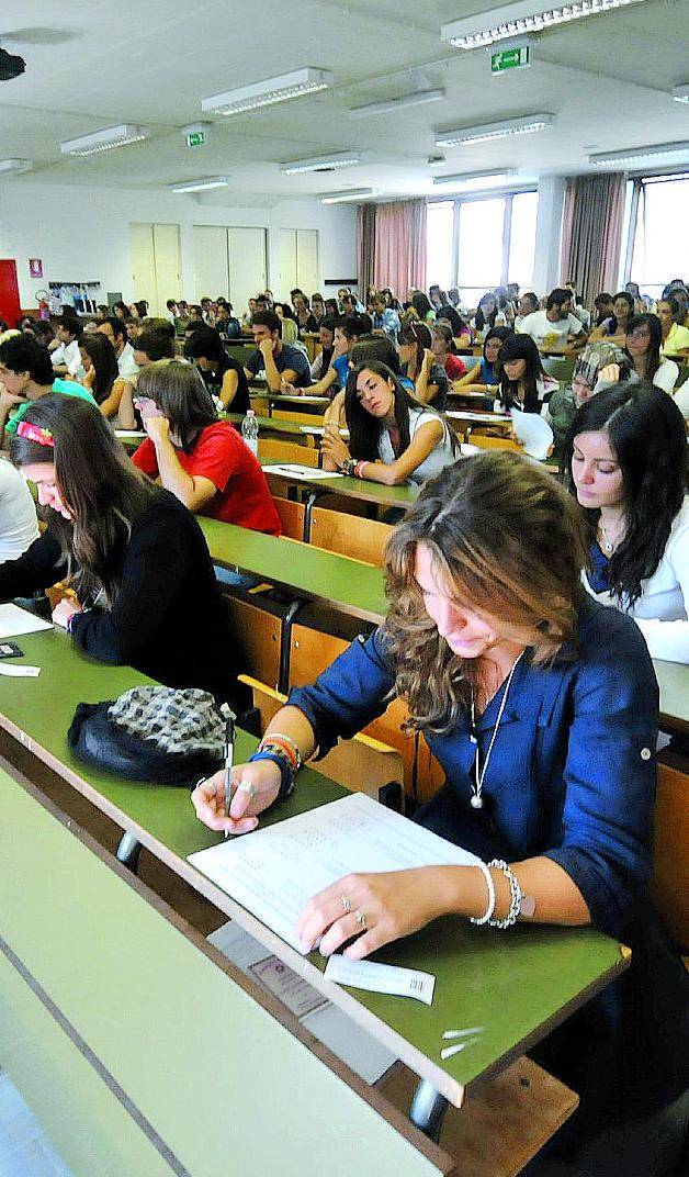 Medicina, scoppia la bufera sui test