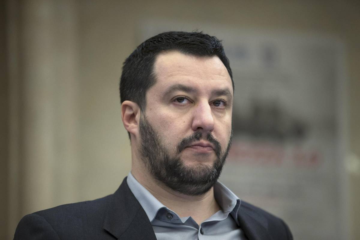 Salvini: "Renzi si preoccupa per l'Italicum? Va ricoverato"
