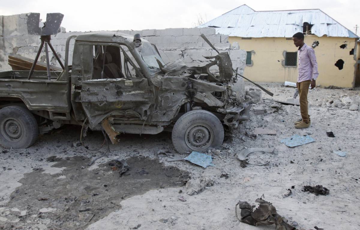 Sotto attacco un hotel in Somalia. Tra i morti l'ambasciatore all'Onu