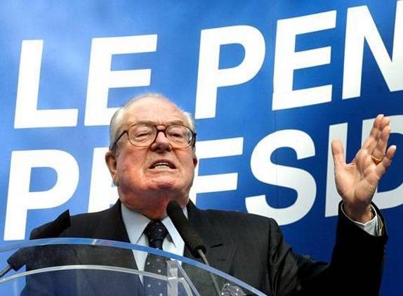 Papà Le Pen scaricato dagli elettori: "Vada via"