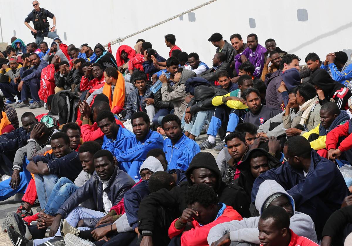 Sbarchi, invasione senza fine: recuperati 4.200 immigrati