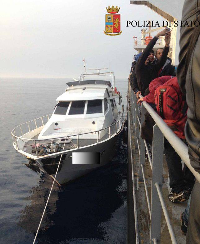 Ragusa, sbarco di immigrati con lo yacht: biglietto da 8500 dollari