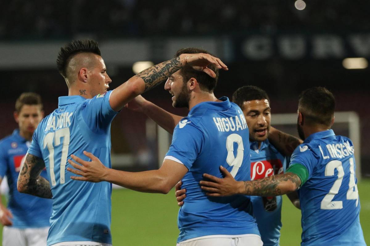 Il Napoli batte la Samp e vede la Champions